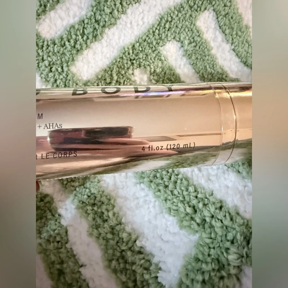 JLO BODY Tighten + Tease Ultimate Body Serum - Picture 2 of 5